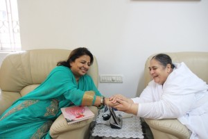 2) Madhu Chopra-Priyanka chopra mother 